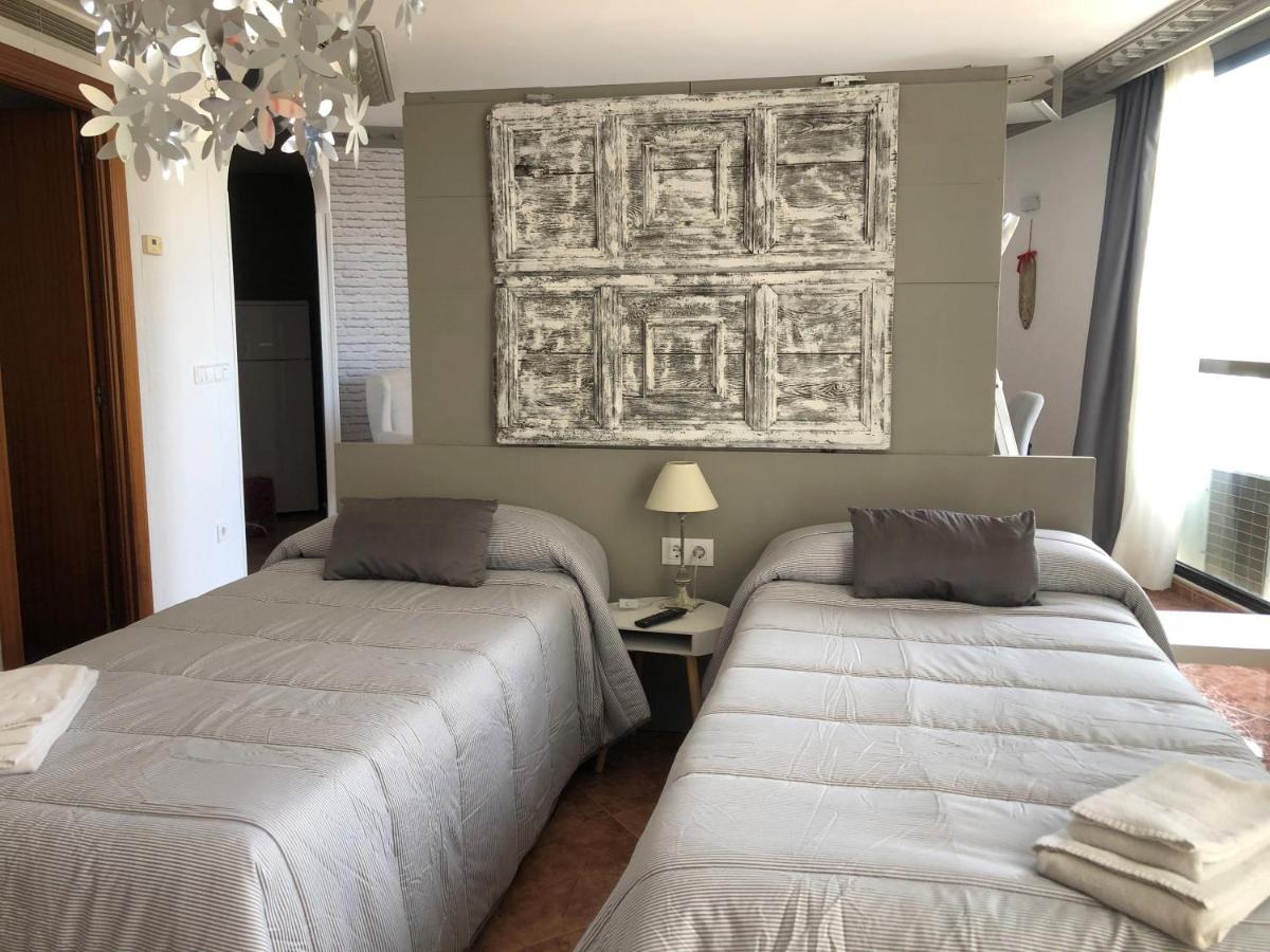 Apartamentos Los Angeles Альканьис Экстерьер фото